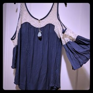 Maternity Nwt Medium Pinkblush cutout shoulder top